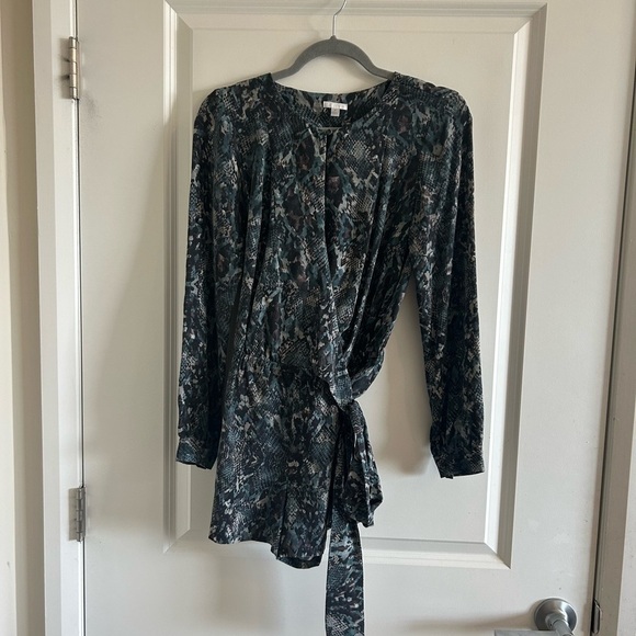 Intermix Silk Floral Printed Romper Size P - Picture 6 of 6